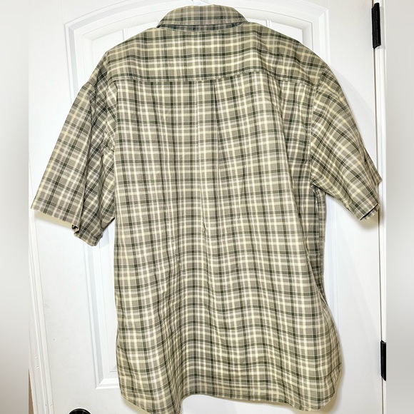 Carhartt Shirt Mens XL Plaid Short Sleeve Button Down Shirt Relaxed Fit - Picture 2 of 7